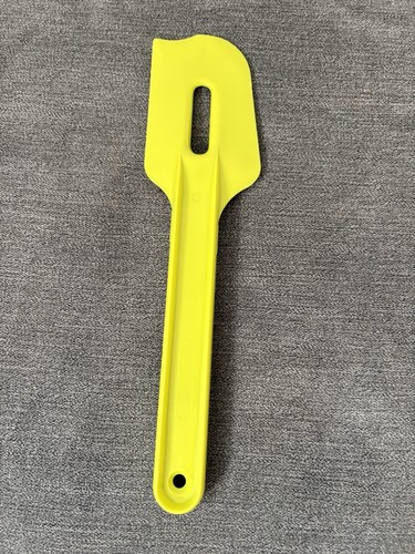 Tupperware paddle spatula new - tupperware,